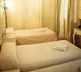 Casa De Mercedes Hotell 2*