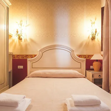 Casa De Mercedes 2* Malaga